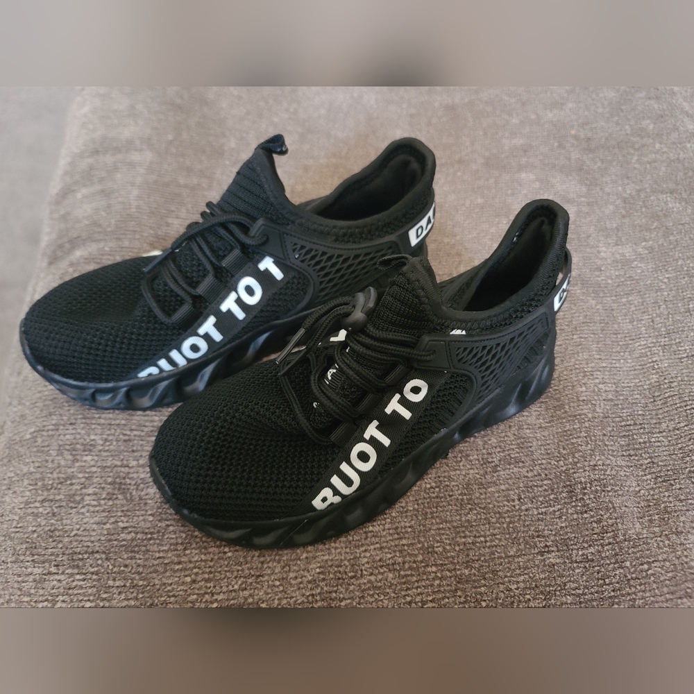 Boys sneakers